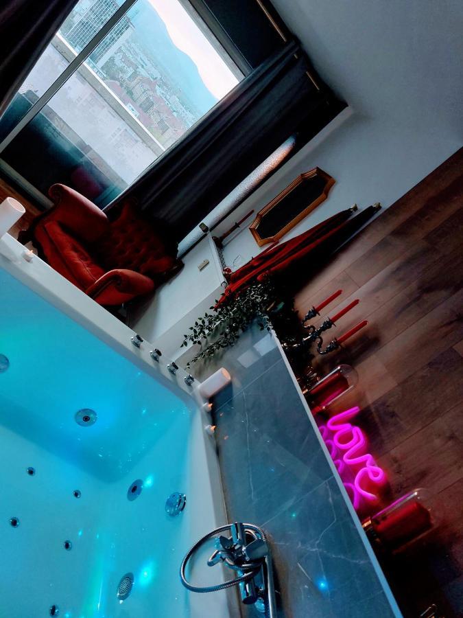 Superbe Appartement Colmar Avec Vue Et Jacuzzi Exterior photo